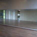 pintu lipat partisi geser menjadi pilihan utama