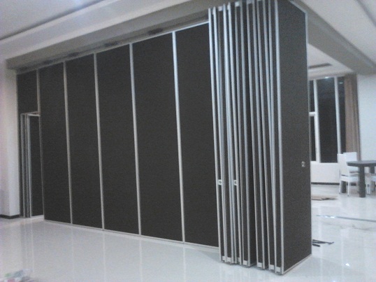 pemilihan pintu lipat partisi geser sesuai selera