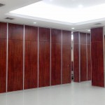 pintu lipat redam dengan sistem persection