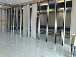 penyekat ruangan lipat